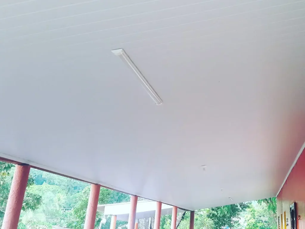 Forro PVC Branco Tradicional em Águas de São João
