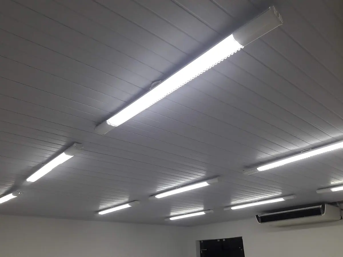 Forro PVC Branco Liso Tradicional no Clube Ferreira Pacheco